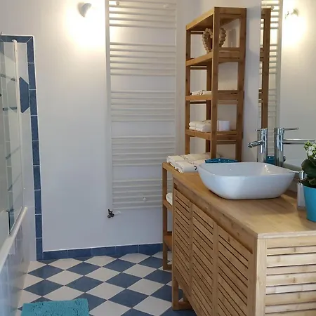 De Charme Avec Piscine Privee, Terrasse Et Cour Close A Saint-appolinard - Fr-1-496-202 *